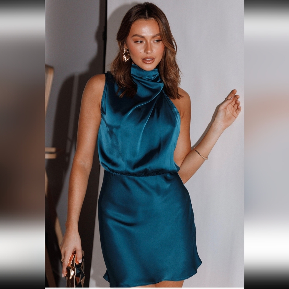 Elegant Teal Sleeveless Dress